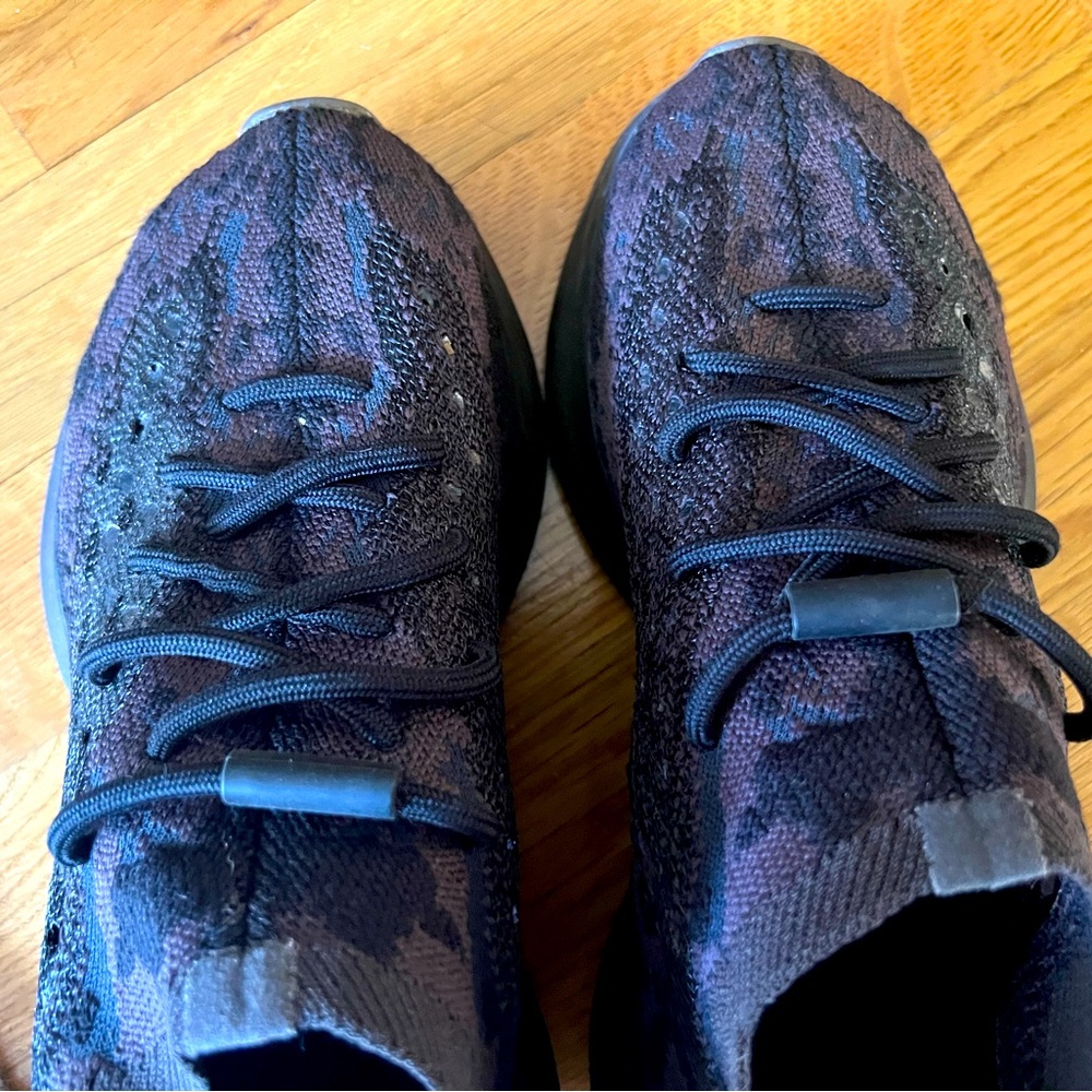 Yeezy Adidas Women 6.5 US. Rarely worn!